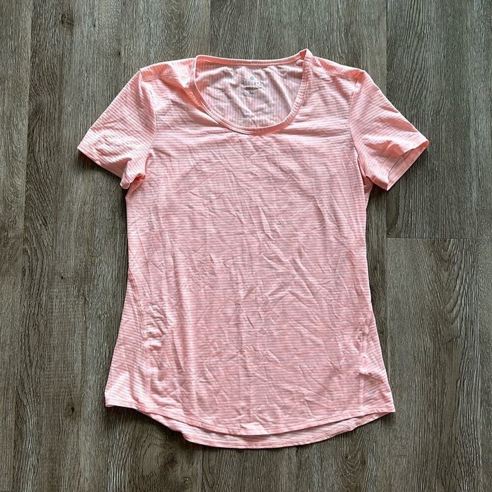 Athleta Shadow Stripe Chi Tee Shirt Energetic Peach Size XS Athletic